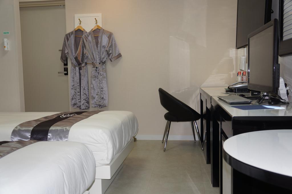 Novalus Tourist Hotel Seoul Room photo